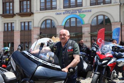 MOTOSİKLET TUTKUNLARI BİR ARAYA GELDİ