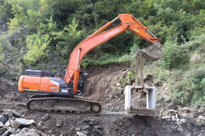 BÜYÜKŞEHİRDEN PERŞEMBE KIRLI MAHALLESİ’NE DEV BAKS ÇALIŞMASI