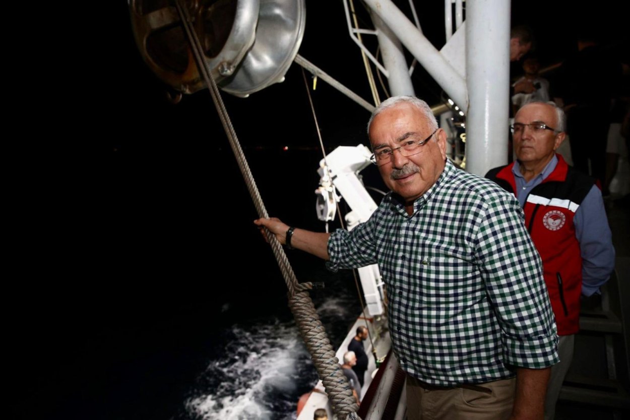 BEREKETLİ SULARDA İLK AĞLAR DENİZE BIRAKILDI