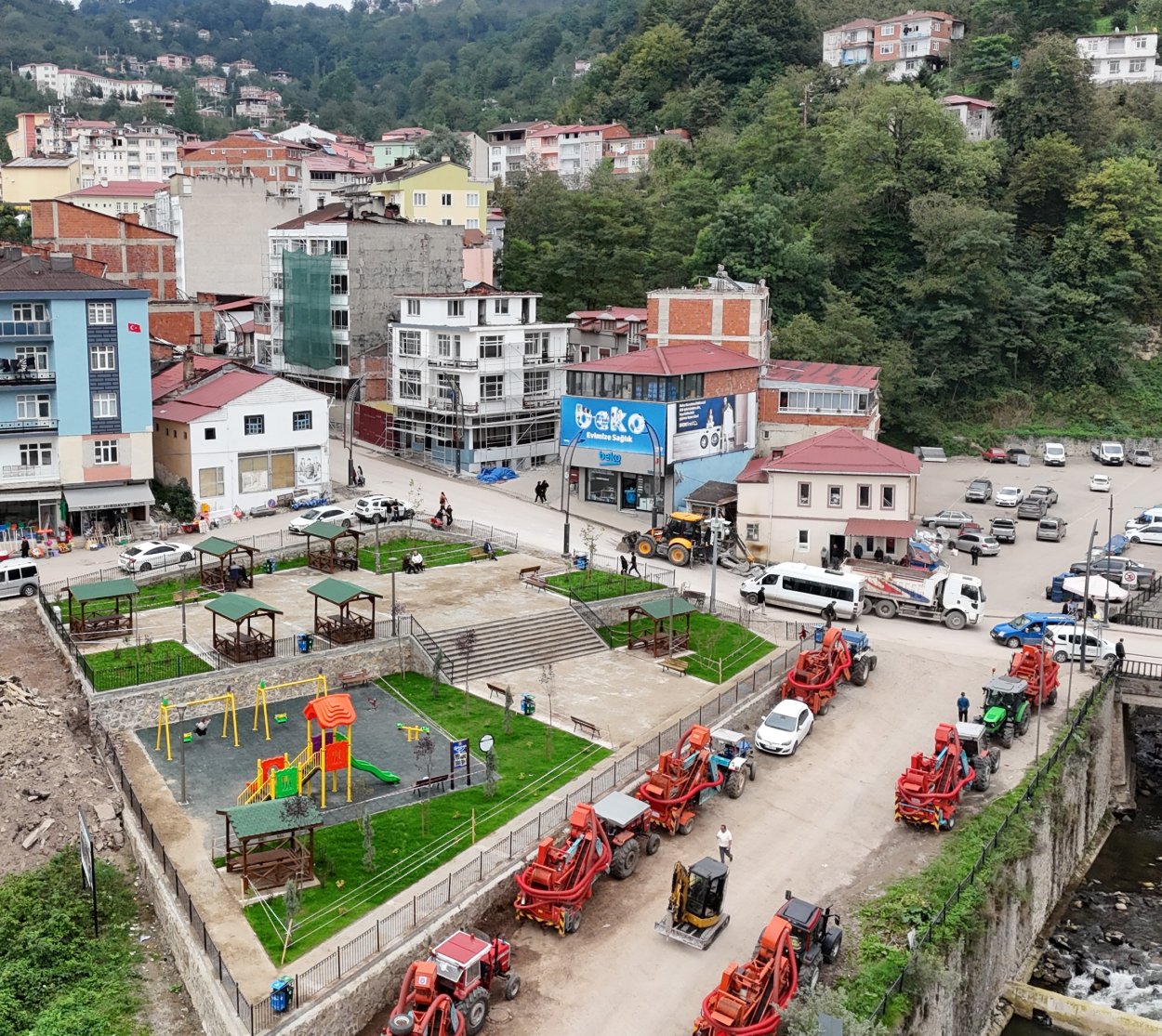 BÜYÜKŞEHİR'DEN GÖLKÖY'E YENİ MEYDAN