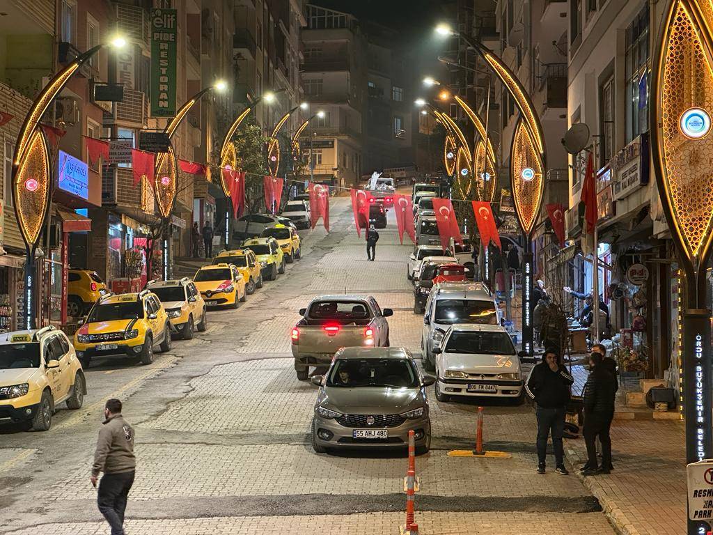 BÜYÜKŞEHİR İLÇELERİ IŞIL IŞIL YAPIYOR