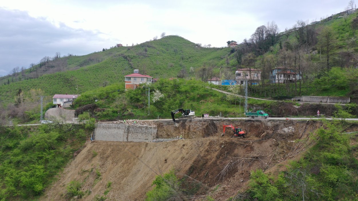 BÜYÜKŞEHİRDEN HEYELAN RİSKİNE KARŞI GÜÇLÜ ADIM