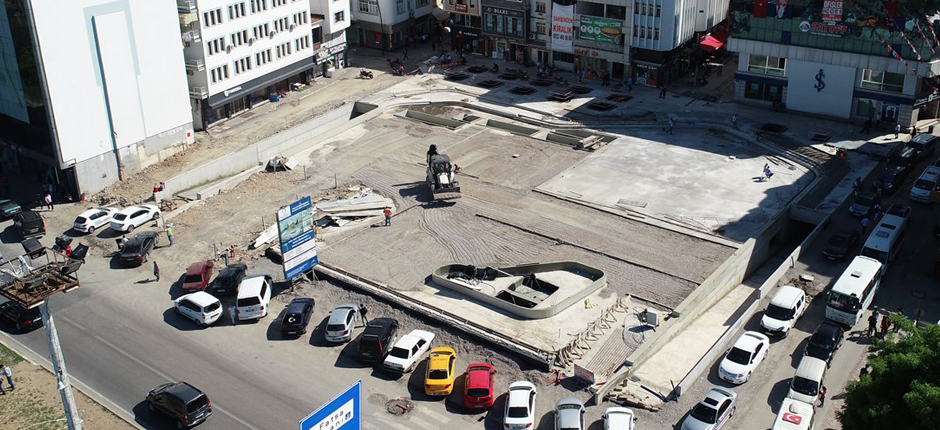 FATSA MEYDANINA KAVUŞUYOR