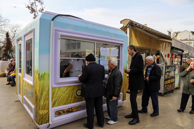 ‘Halk Ekmek’ Vatandaşlardan Takdir Topluyor